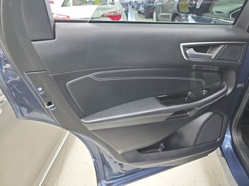 Used 2019 Ford Edge Titanium AWD/4WD image 13