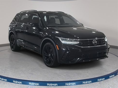 Used 2024 Volkswagen Tiguan SE R-Line image 4