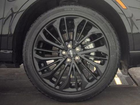 Used 2025 Lincoln Corsair AWD w/ Equipment Group 101A image 9