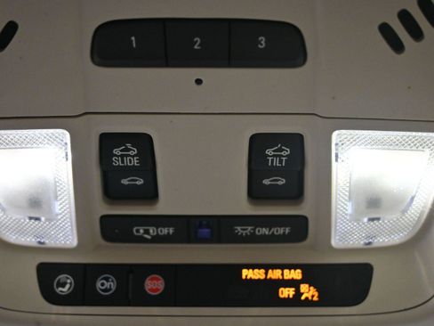 Used 2023 GMC Acadia Denali w/ Denali Ultimate Package image 37