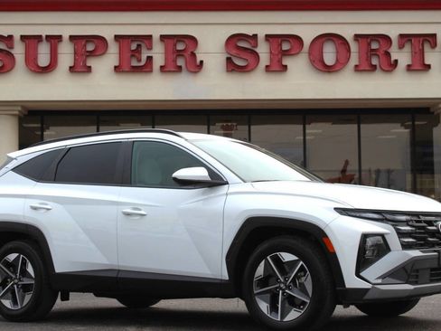 Used 2025 Hyundai Tucson SEL FWD image 1