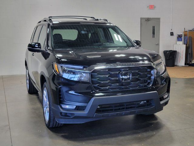 Certified 2025 Honda Passport EX-L image 4