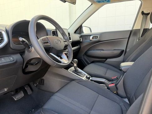 New 2026 Hyundai Venue SEL FWD image 4