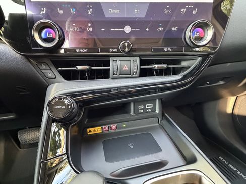 Certified 2022 Lexus NX 350h AWD w/ Vision Package image 24