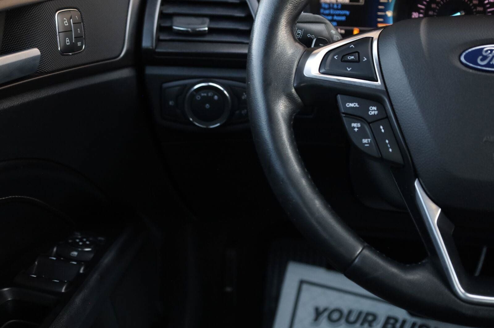 Used 2020 Ford Fusion Titanium FWD image 31
