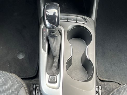 Used 2025 Buick Envista Preferred image 38