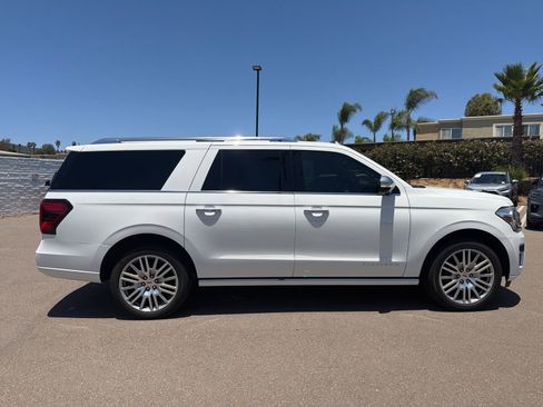 Used 2022 Ford Expedition Max Platinum AWD/4WD image 4