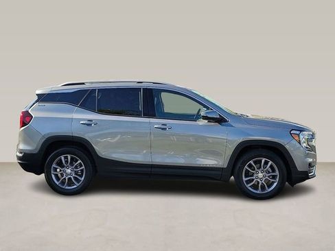 Used 2023 GMC Terrain SLT w/ Infotainment Package II image 2