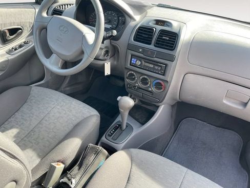 Used 2005 Hyundai Accent GLS FWD image 10