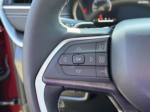 New 2025 Jeep Grand Cherokee Limited w/ Black Appearance Package image 29