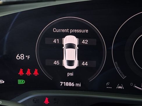 Used 2021 Porsche Taycan 4S AWD/4WD image 40