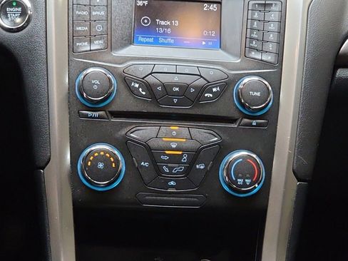 Used 2018 Ford Fusion SE image 22