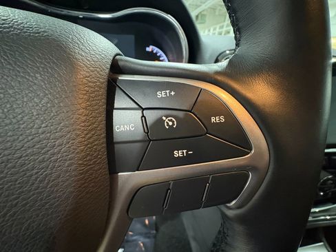 Used 2022 Jeep Grand Cherokee Laredo E w/ Security & Convenience Group AWD/4WD image 14