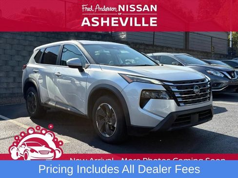 Used 2025 Nissan Rogue SV AWD/4WD image 1