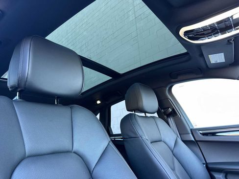 New 2026 Porsche Macan image 18