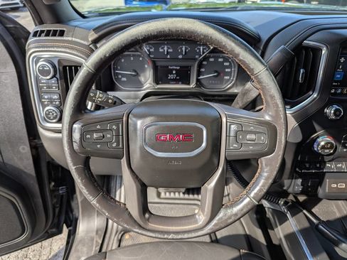 Used 2022 GMC Sierra 3500 AT4 w/ AT4 Preferred Package AWD/4WD image 15