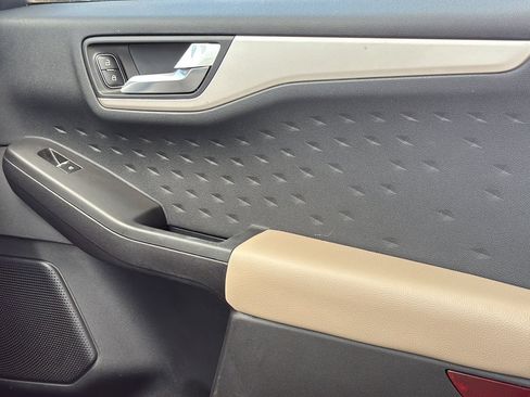 Used 2020 Ford Escape SEL FWD image 23