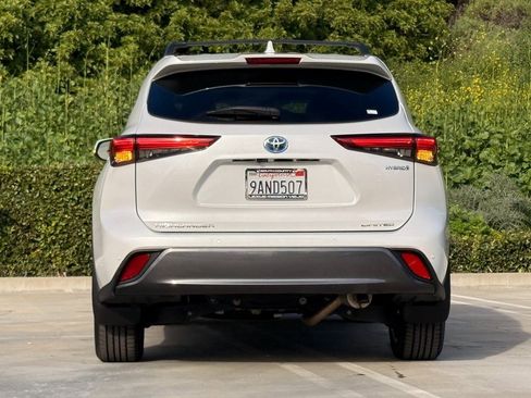 Used 2022 Toyota Highlander Limited image 12