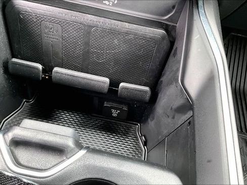 Used 2025 RAM 1500 Big Horn AWD/4WD image 17