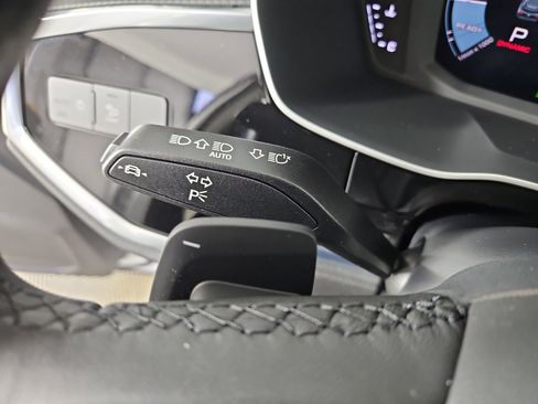 Certified 2025 Audi Q3 2.0T Premium w/ Convenience Package image 30