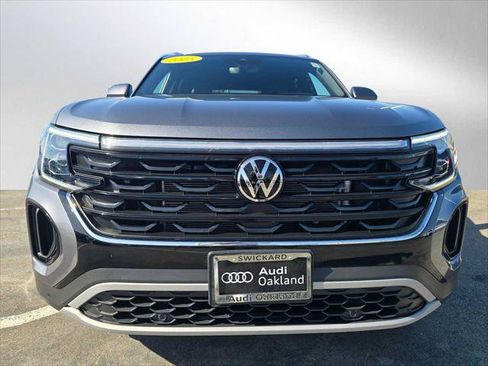 Used 2025 Volkswagen Atlas Cross Sport SE FWD image 9