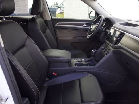 Used 2021 Volkswagen Atlas SE image 38