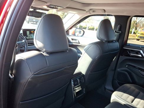 Used 2023 Mitsubishi Outlander SE image 21