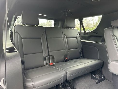 Used 2025 GMC Yukon XL Denali image 27