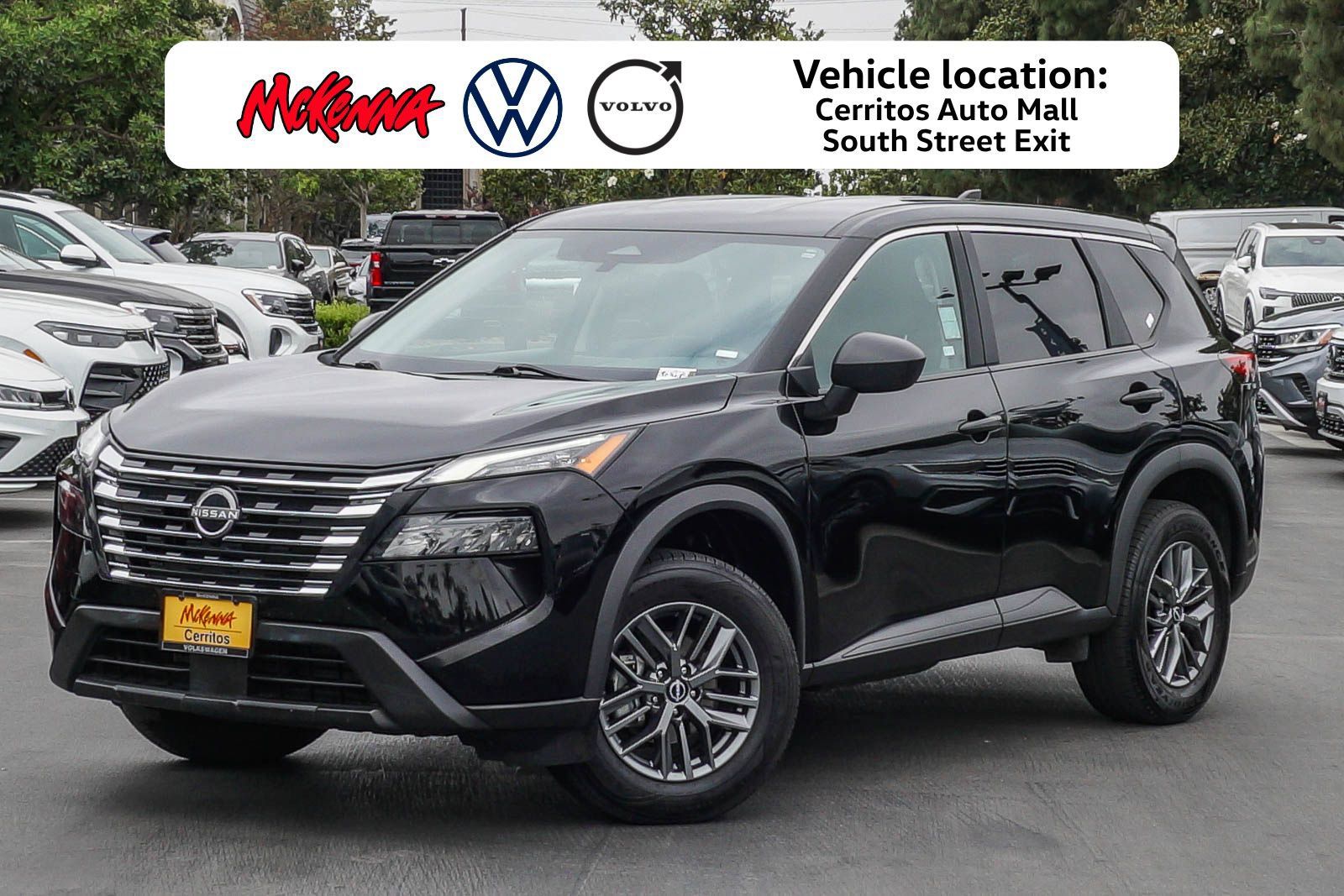 Used 2024 Nissan Rogue S FWD image 1