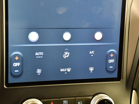 Used 2023 Ford Edge SE image 28