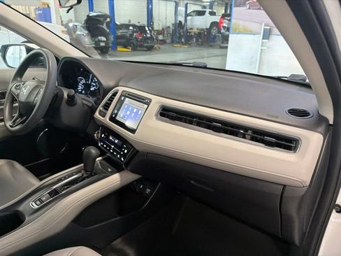 Used 2018 Honda HR-V EX image 27