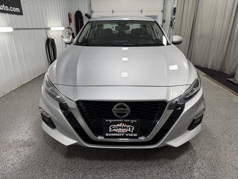 Used 2019 Nissan Altima 2.5 Platinum image 2