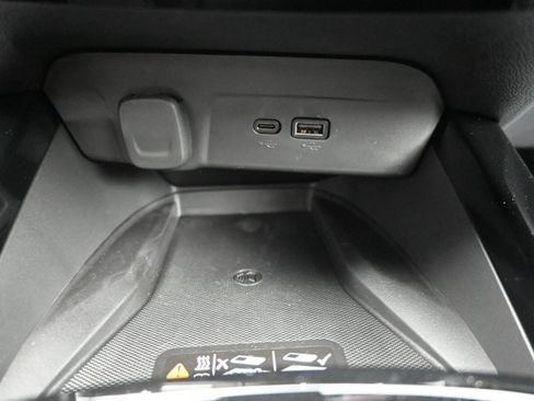 New 2026 Chevrolet Trax RS w/ Sunroof Package FWD image 19