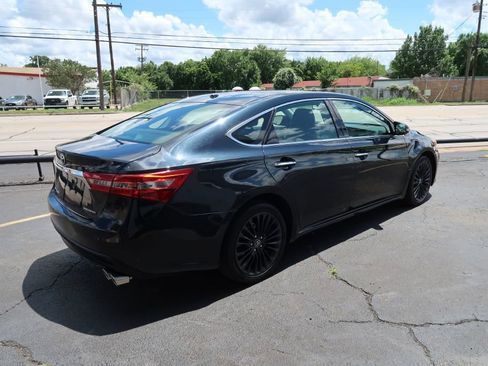 Used 2016 Toyota Avalon Touring FWD image 4