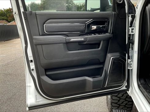 Used 2024 RAM 2500 Limited AWD/4WD image 16