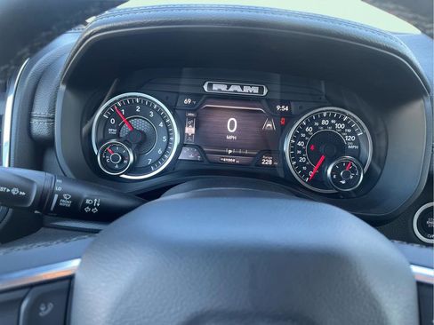 Used 2025 RAM 1500 Laramie image 28