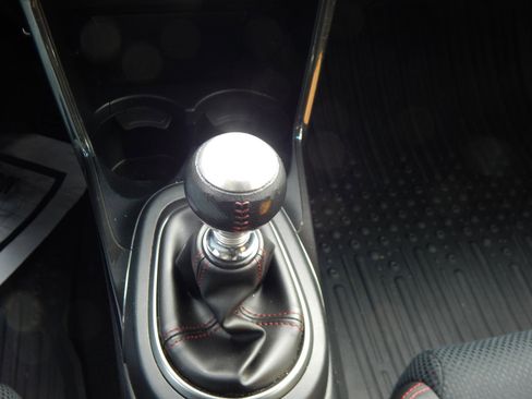 Used 2013 Honda CR-Z EX image 17