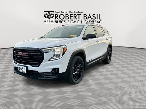 Used 2023 GMC Terrain SLT w/ Elevation Edition AWD/4WD image 4