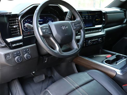 Used 2024 Chevrolet Silverado 2500 High Country w/ Midnight Edition AWD/4WD image 2
