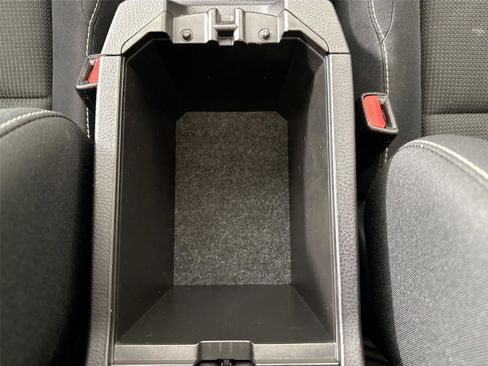 Used 2017 Toyota RAV4 XLE image 31