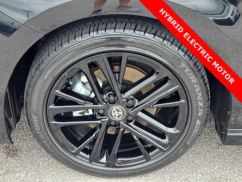 Used 2025 Toyota Camry SE FWD image 7