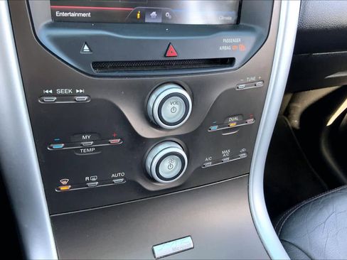 Used 2013 Ford Edge SEL image 32
