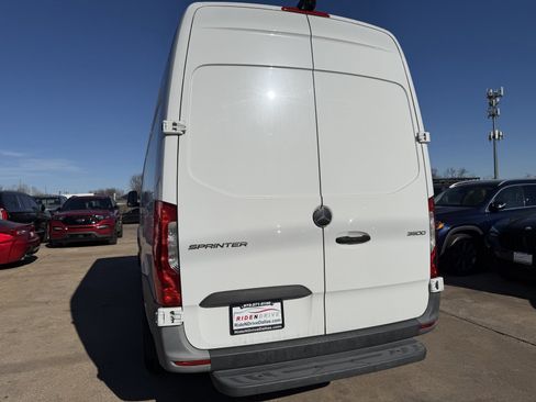 Used 2022 Mercedes-Benz Sprinter 3500 image 5