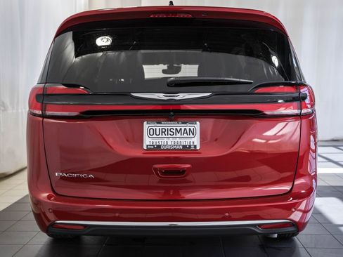 New 2026 Chrysler Pacifica Select image 5