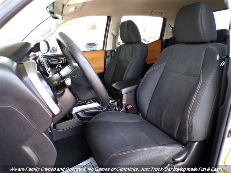 Used 2016 Toyota Tacoma SR5 w/ SR5 Appearance Package (SN) RWD image 15