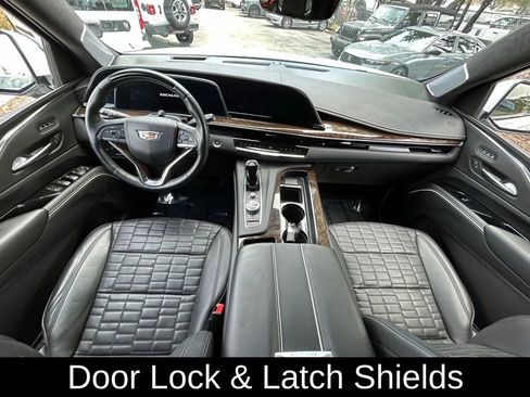 Used 2024 Cadillac Escalade ESV Sport Platinum w/ LPO, ONYX Package image 10