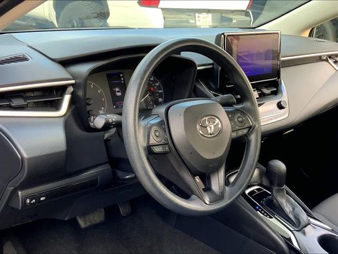 Used 2023 Toyota Corolla LE FWD image 17