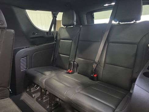 Used 2025 Chevrolet Suburban Z71 AWD/4WD image 27