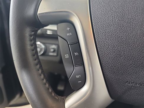 Used 2017 Chevrolet Traverse LT image 23