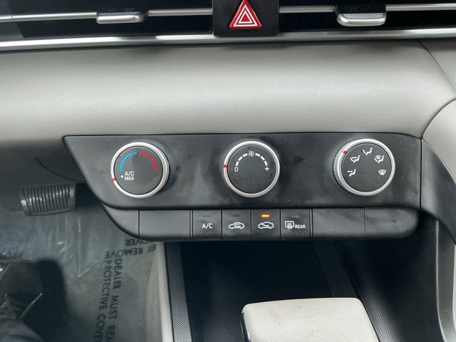 Used 2024 Hyundai Elantra SE FWD image 26
